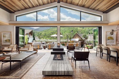 Windows Six Bedroom Residence