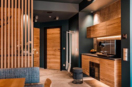 Suite with Mountain View and Balcony