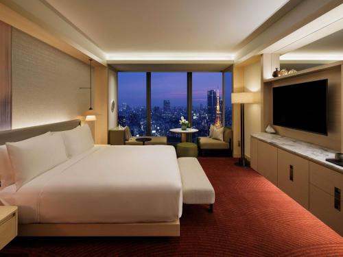 Fairmont Gold King Room with Tokyo Tower View and Lounge Access
