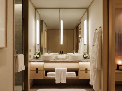 Fairmont Gold King Room with Tokyo Tower View and Lounge Access