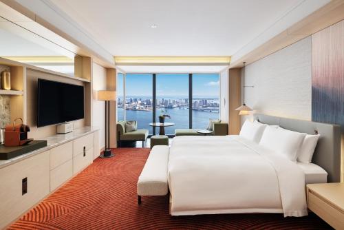 Fairmont Gold King Room with Bay View and Lounge Access