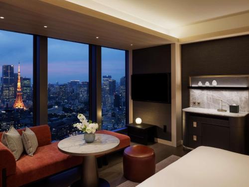 Fairmont Gold One-Bedroom King Suite with Lounge Access