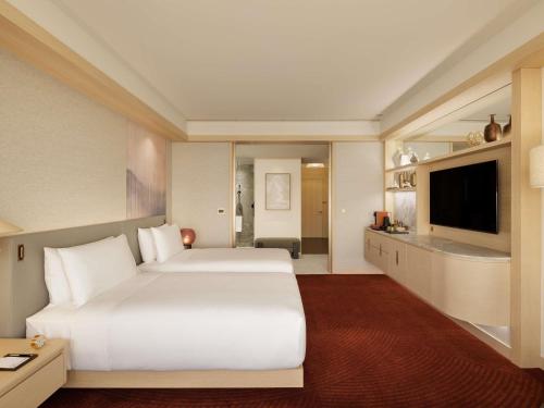 Fairmont Gold Twin Room with Tower View