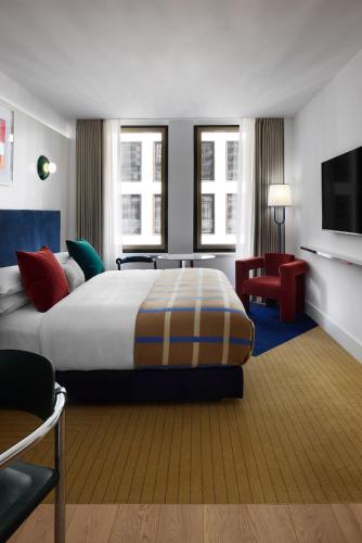 Essential King Room