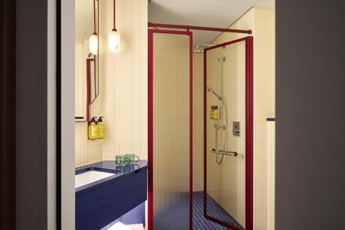 King Studio Suite