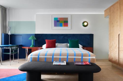 Premium King Room with Living Area