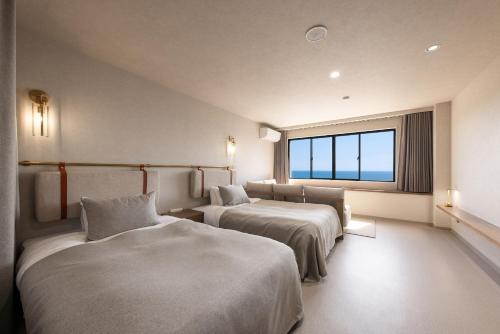 Twin room with sea view