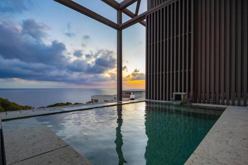 Deluxe Suite with Sea View