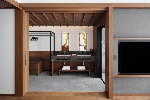 Twin Room with Balcony