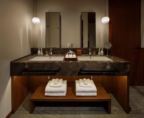 King Suite with Sea View
