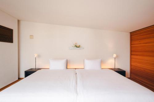 Suite with Lake View