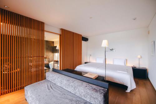Suite with Lake View