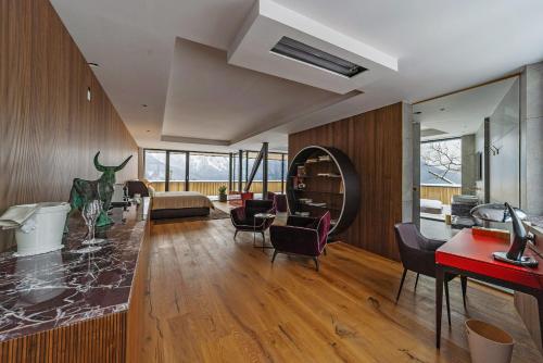 Executive Suite