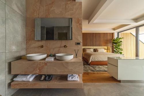 Suite with Mountain View
