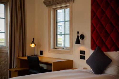 Twin Room (with extra bed)
