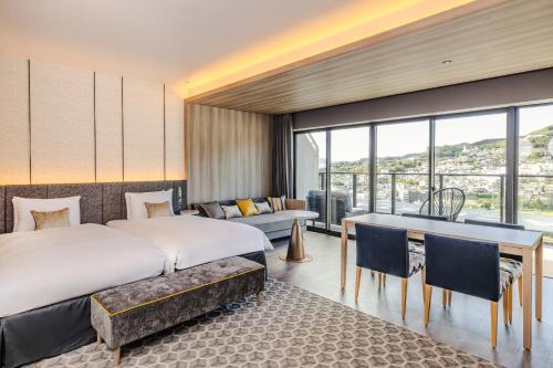 Grand Deluxe Twin Room with Stadium View
