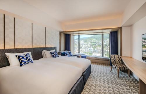 Standard Twin Room with City View