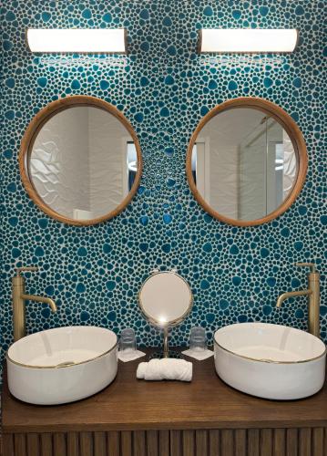 Deluxe Suite with Sea View