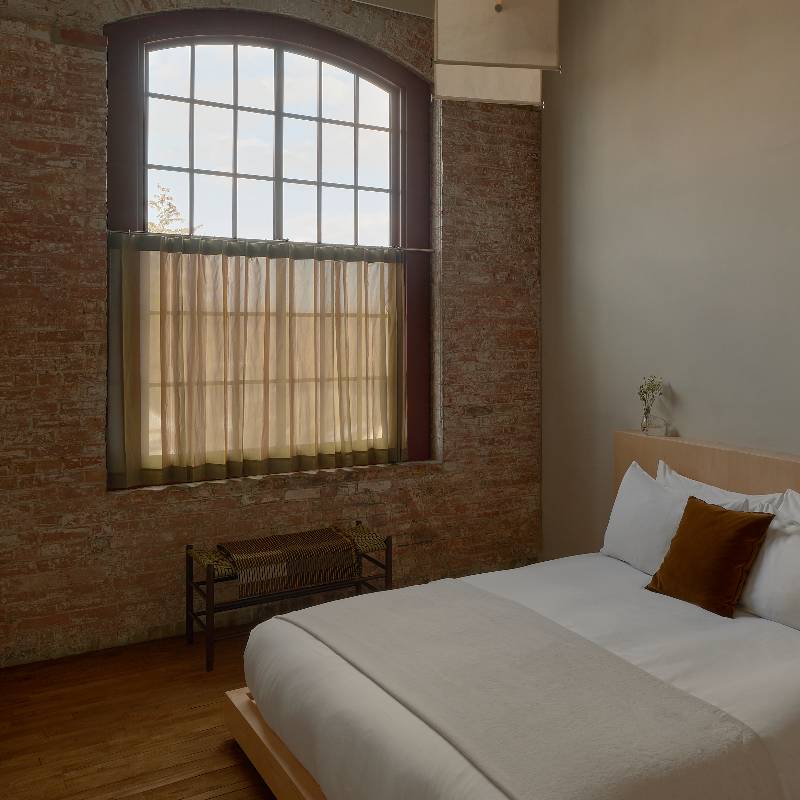 Corner Suite (ADA)