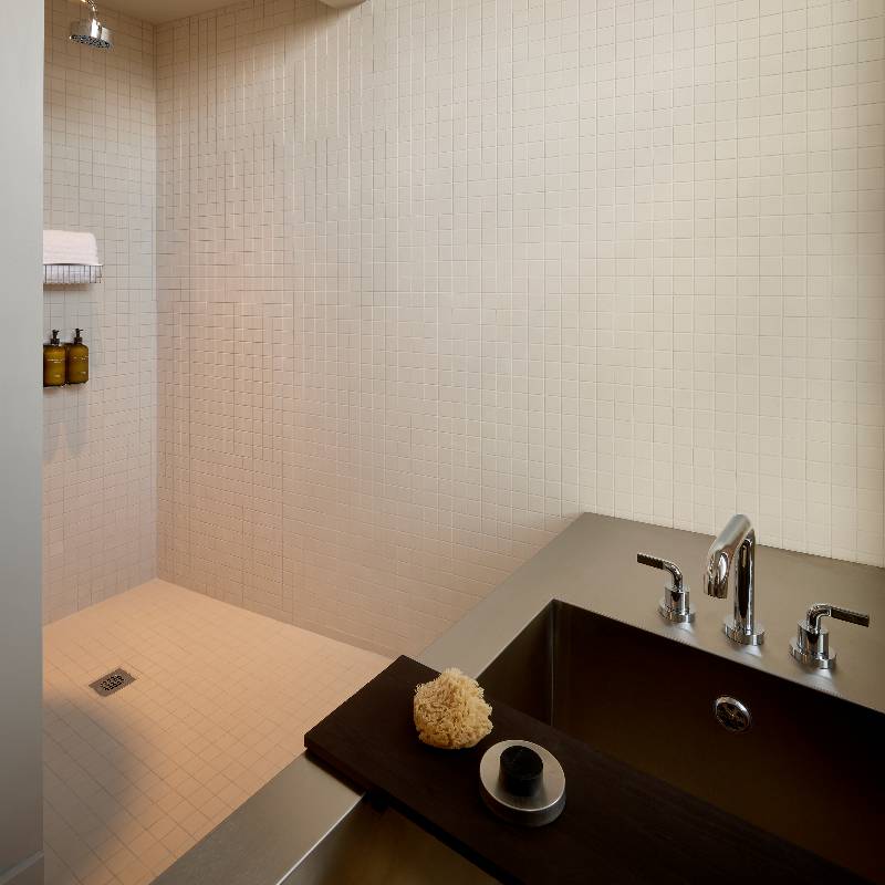 Corner Suite