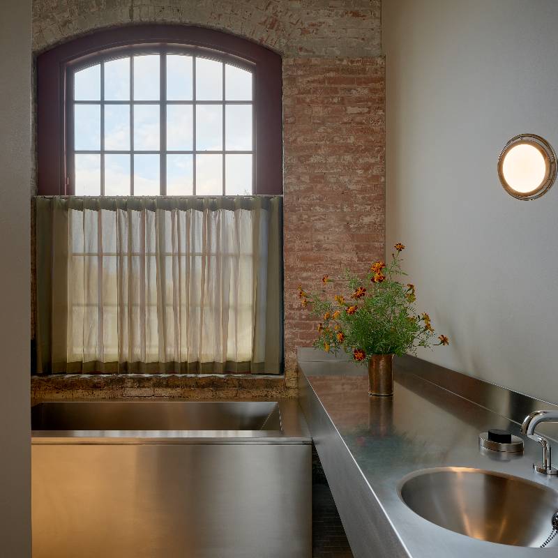 Corner Suite