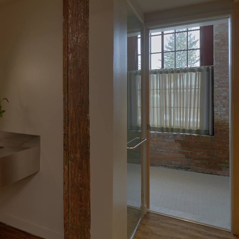 Corner Studio