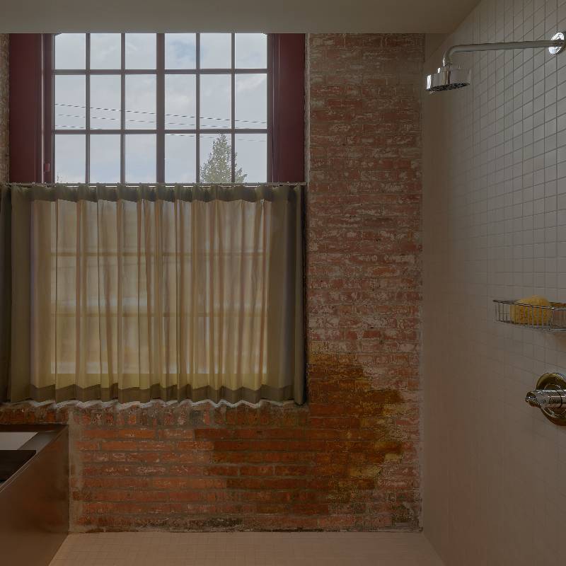 Corner Studio