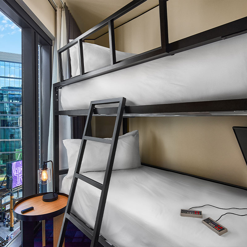  Legend King Corner Suite