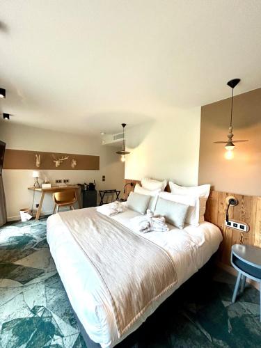 Double or Twin Room with Balcony