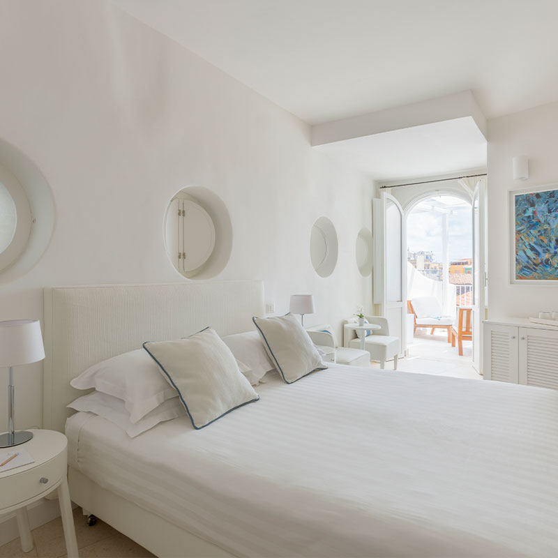 Superior side sea view room