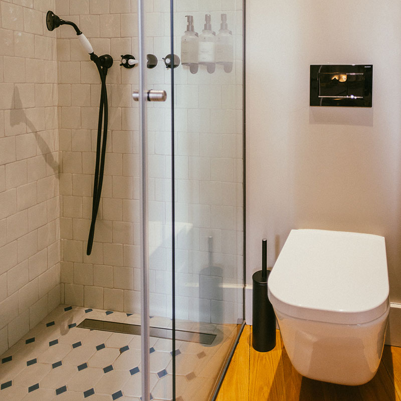 Premier with Bathtub