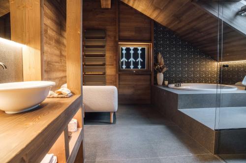 Exclusive Suite with Spa Bath