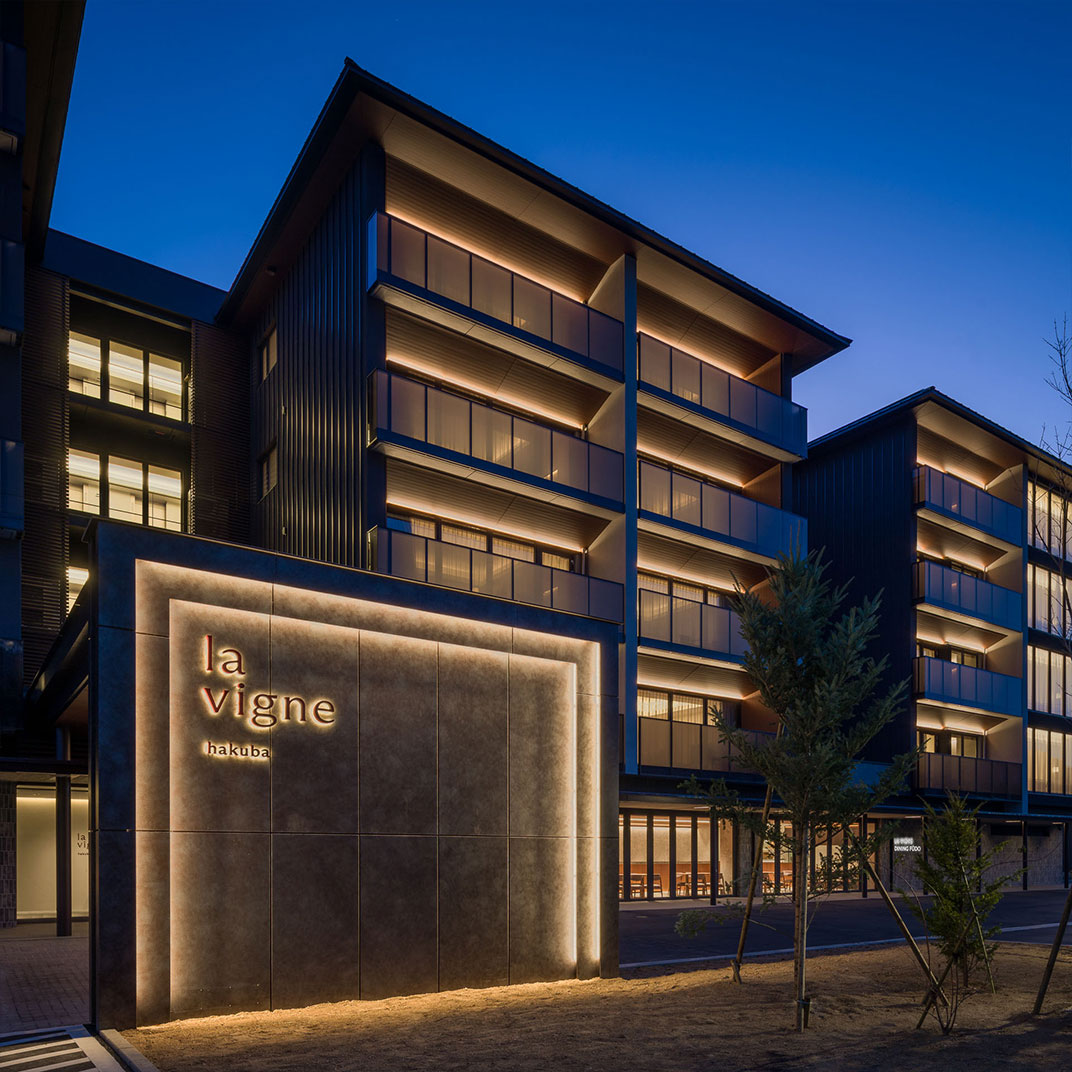HOTEL LA VIGNE HAKUBA by Onko Chishin