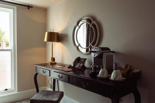 Superior King Room 