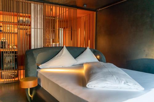 Junior Suite with Lake View