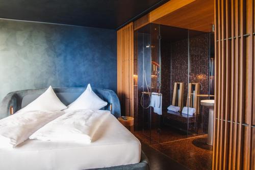 Wellness Suite with Lake View