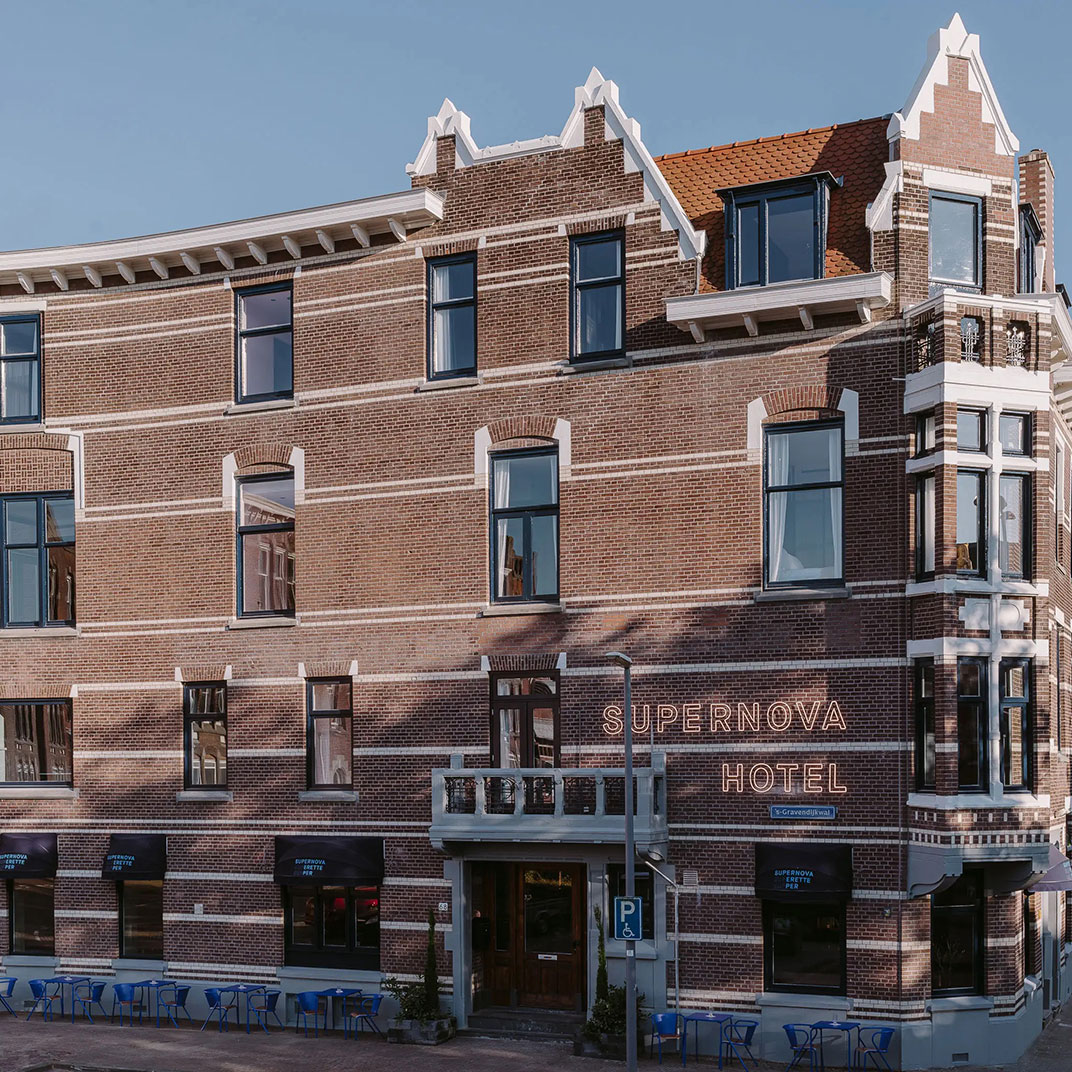 Supernova Hotel