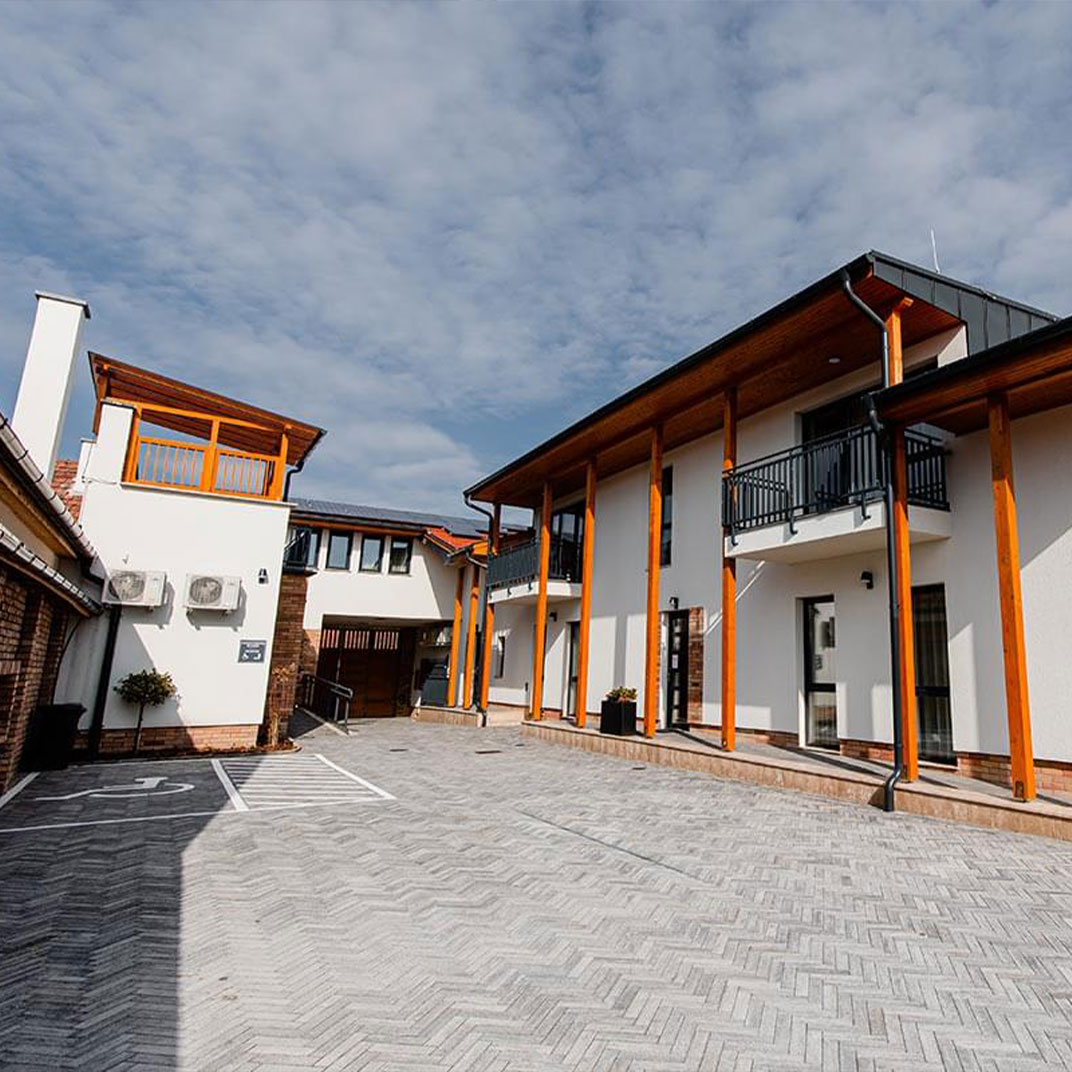 H11 Rooms Esztergom