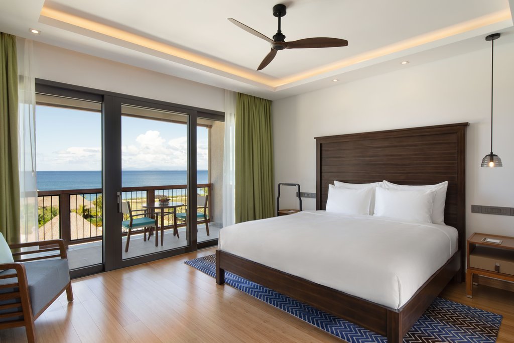 1 King Premium Ocean View