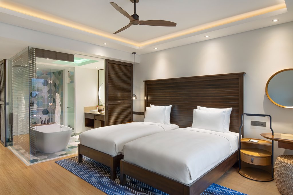 2 Twin Premium Plunge Pool Access
