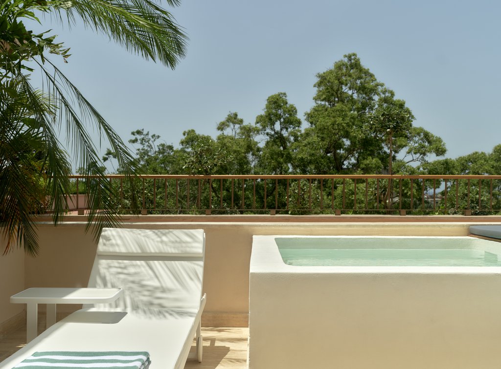 1 King Rooftop Suite Terrace Outdoor Bathtub