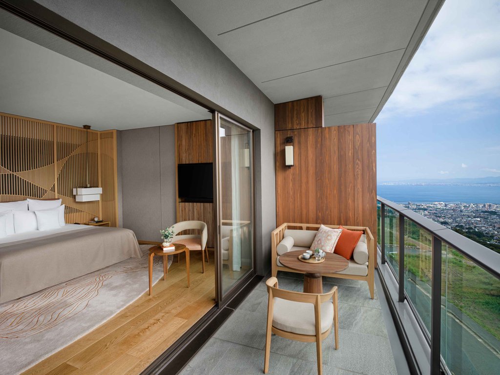1 King Classic Beppu City View Top Floor