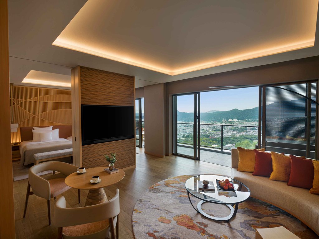 1 Bedroom Suite Club Lounge Access Outdoor Hot Tub