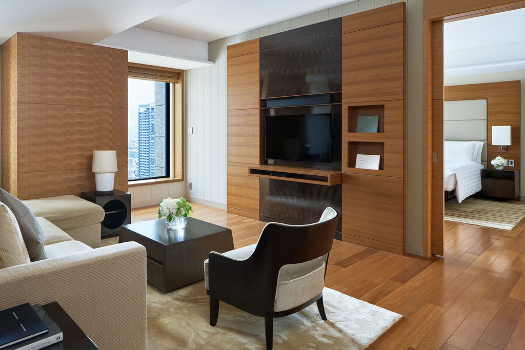 1 Bedroom Suite Club Lounge Access