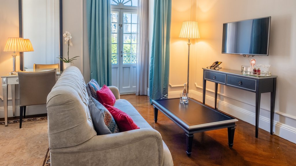 1 King Junior Suite