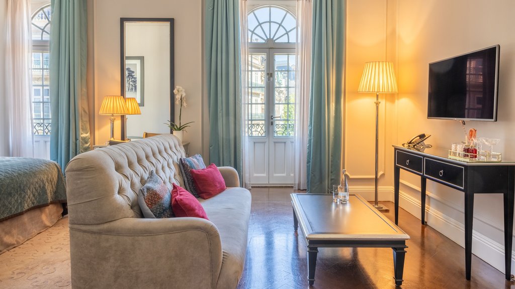 1 King Junior Suite