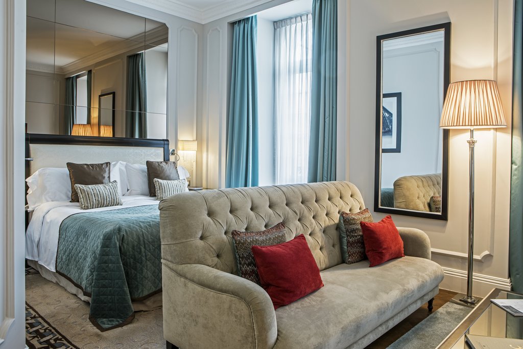 1 King Junior Suite
