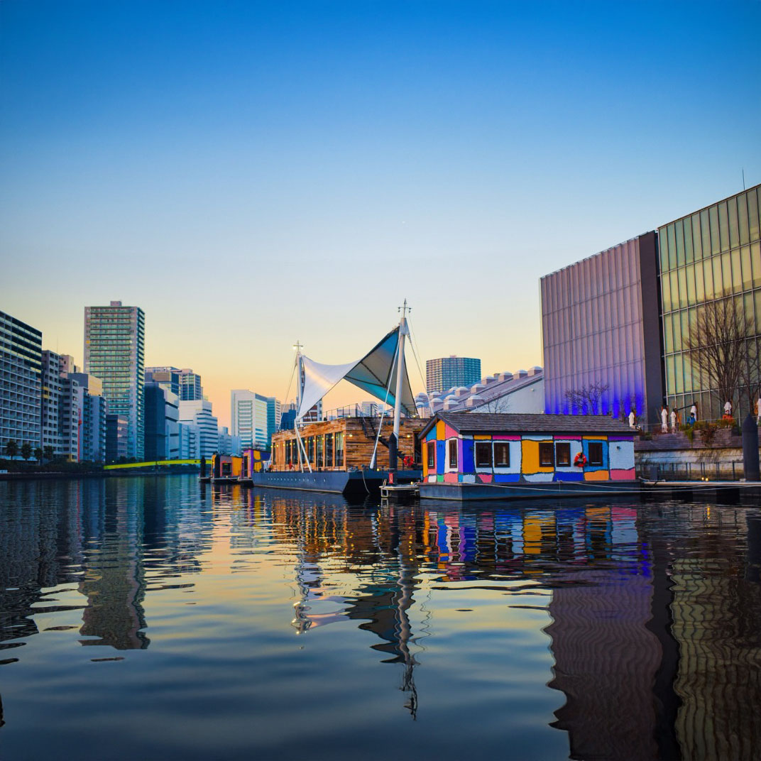 PETALS TOKYO - Floating Hotel