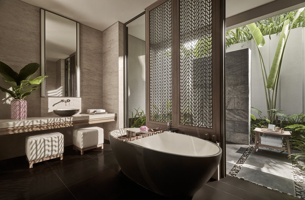 1 King Garden Pool Suite