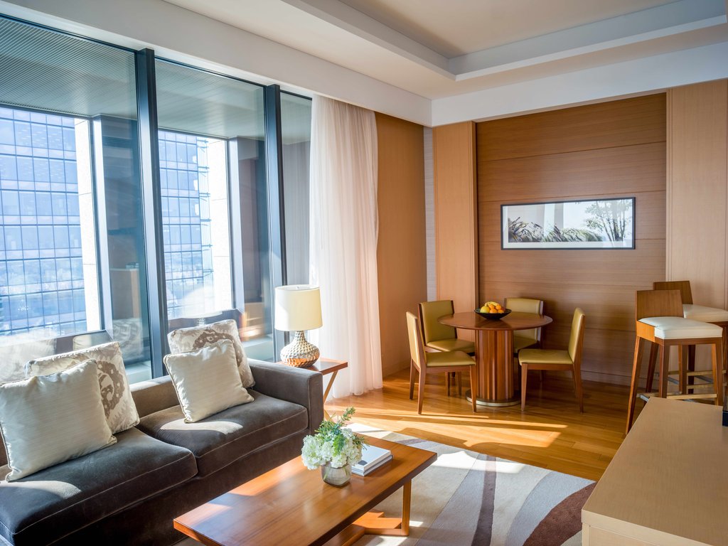 2 Bedroom Residence Top Floor 1 King 2 Single